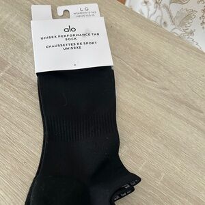 ALO Unisex Performance Tab Socks